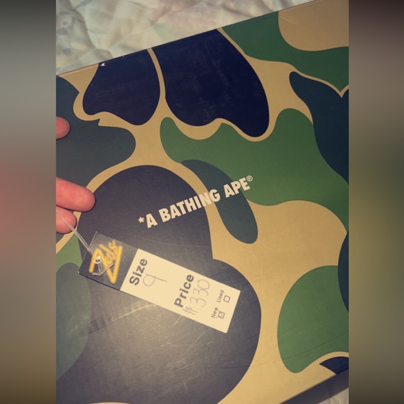 WORN TWICE AUTHETIC BAPE SHOES - Picture 6 of 11